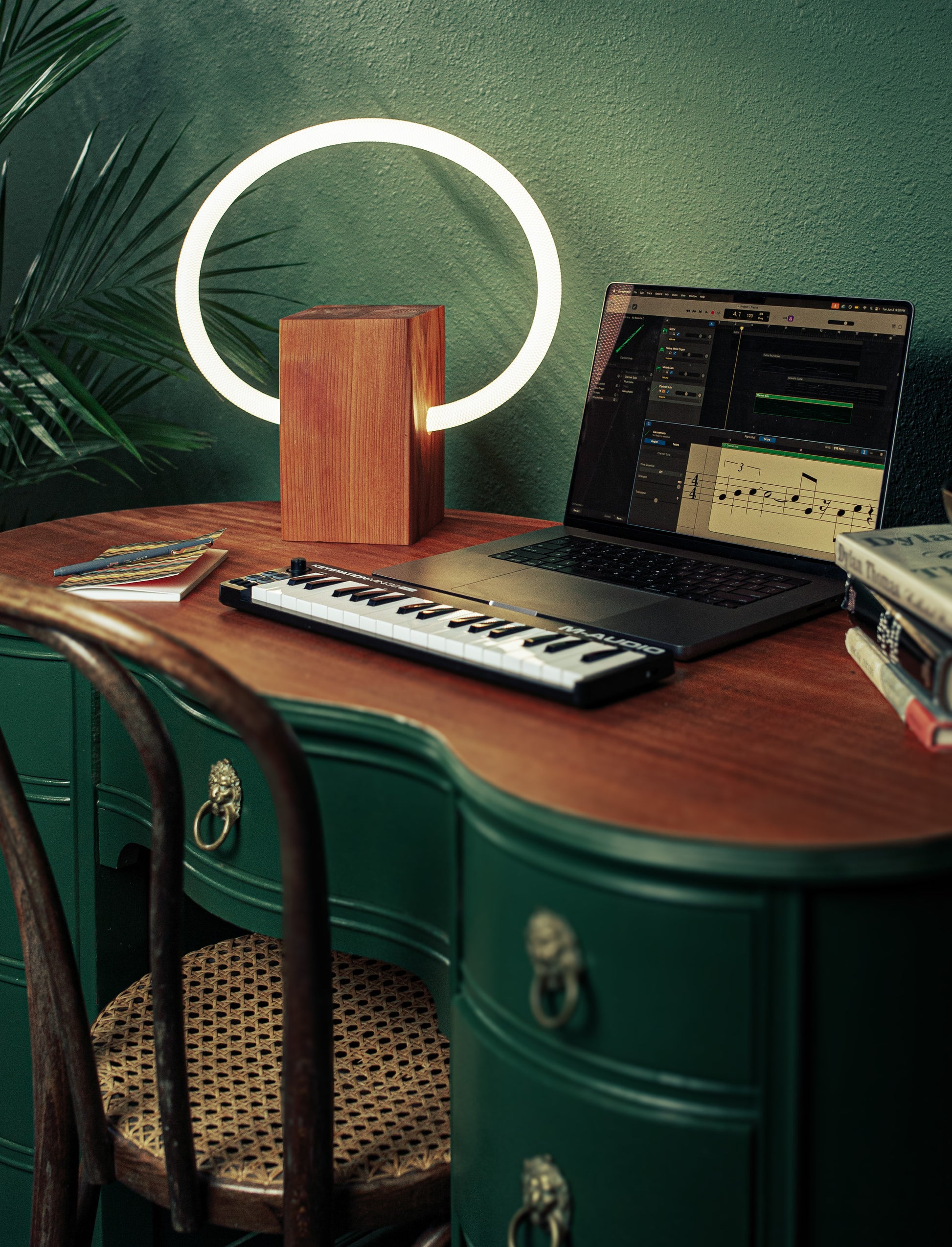 Tavi Lamp